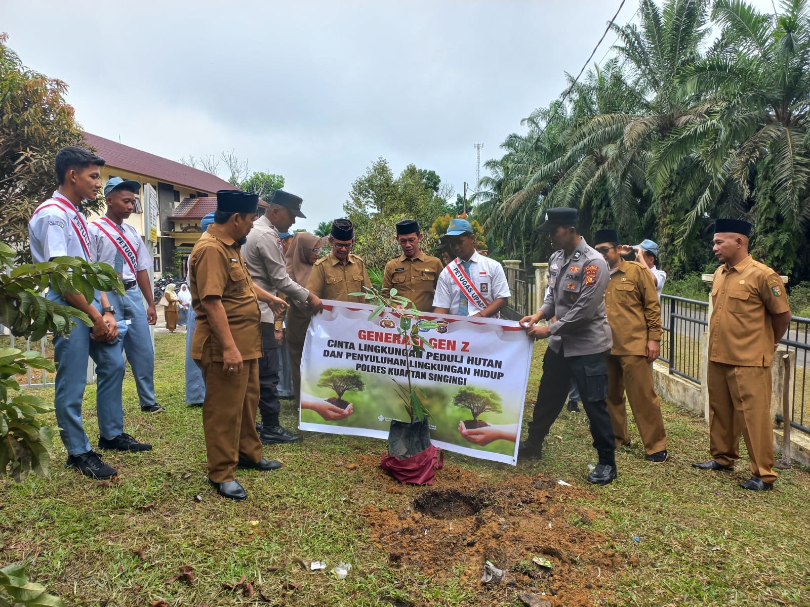 Penanaman Pohon